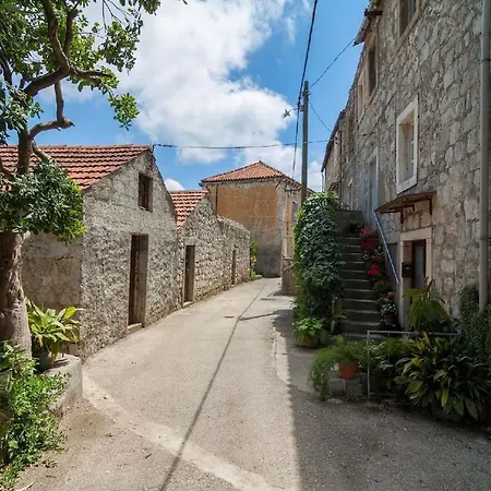Divina House 2br 2ba Access Holiday home *